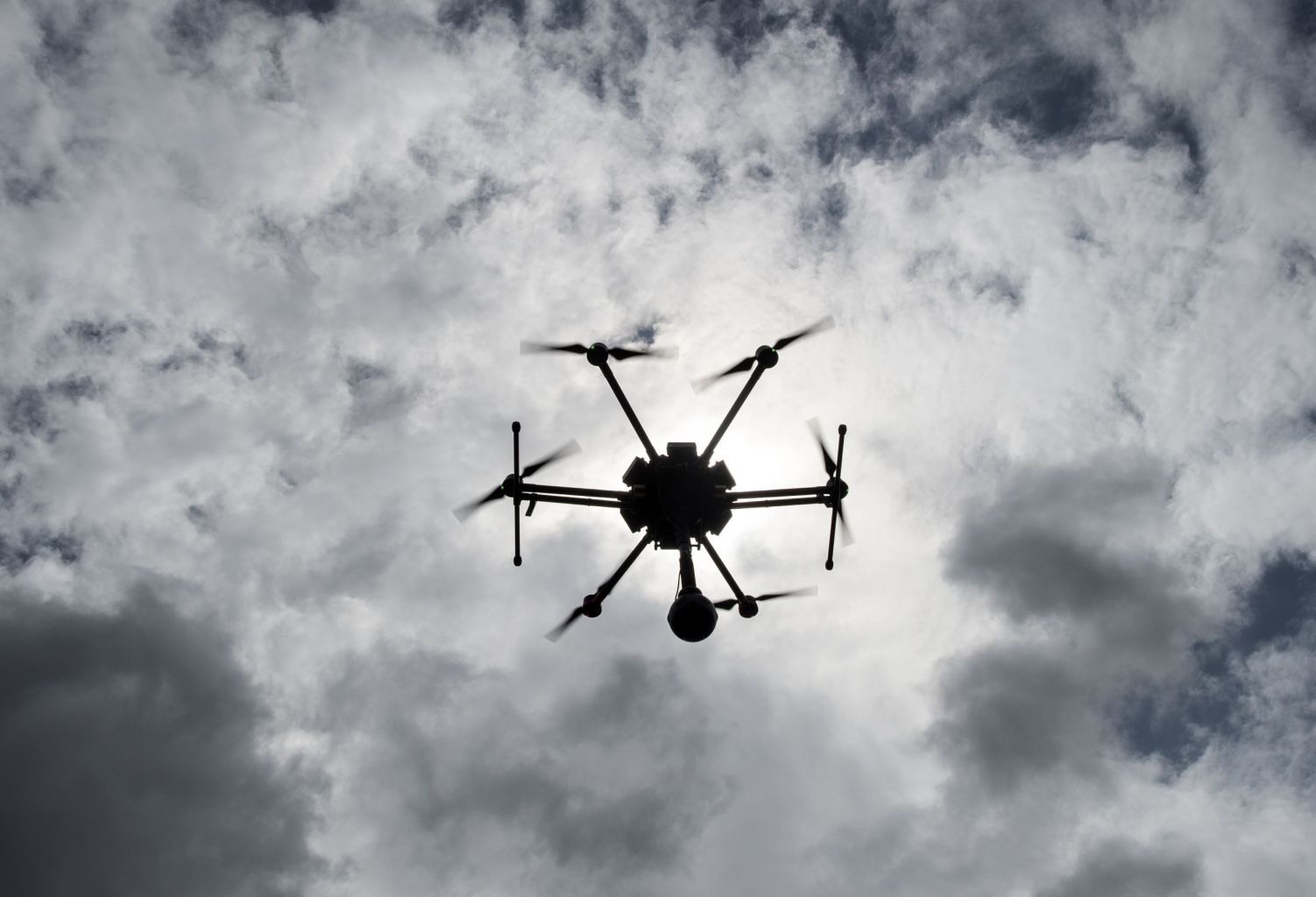 چرا پهپادها وارد عرصه حمل‌ونقل و پست شدند؟